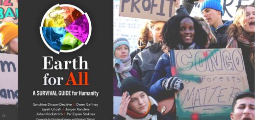 Em primeiro plano na imagem, capa do livro 'Earth For All: A Survival Guide for Humanity'. Em segundo plano, manifestantes protestam por justiça climática.