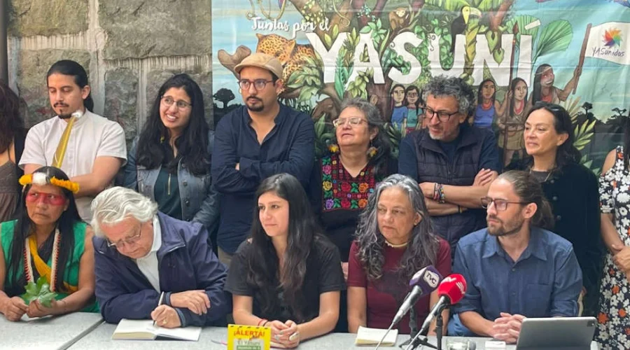 Rueda de prensa de Yasunidos sobre la consulta popular. Foto: Yasunidos/Twitter.