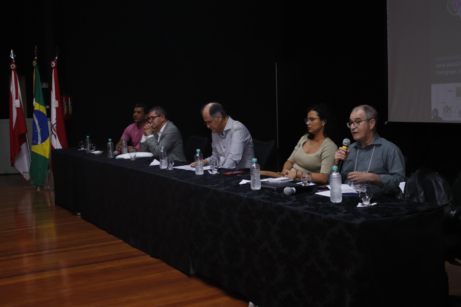Mesa redonda "Territórios expropriados, violação de Direitos Humanos e estratégias jurídicas de garantias fundamentais: o conflito entre empresas da cadeia do dendê e Comunidades na Amazônia Paraense."