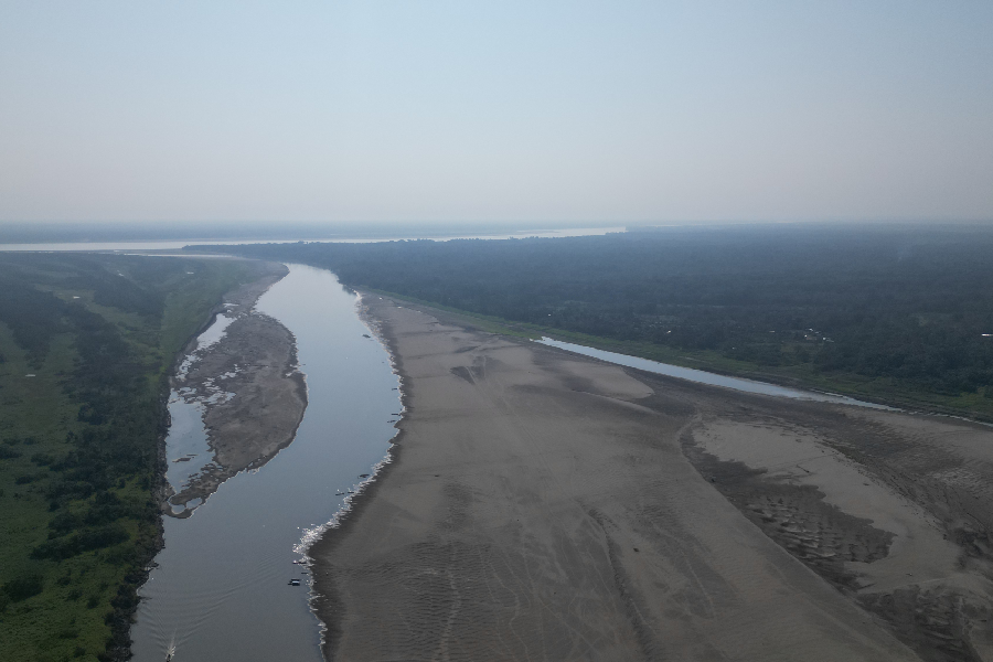 Em locais acompanhados pela Defesa Civil de Tabatinga o nível do rio Solimões está 82 cm mais baixo do que o registrado no ano passado, na mesma época. Foto: Antônio Caldas / Amazônia Latitude