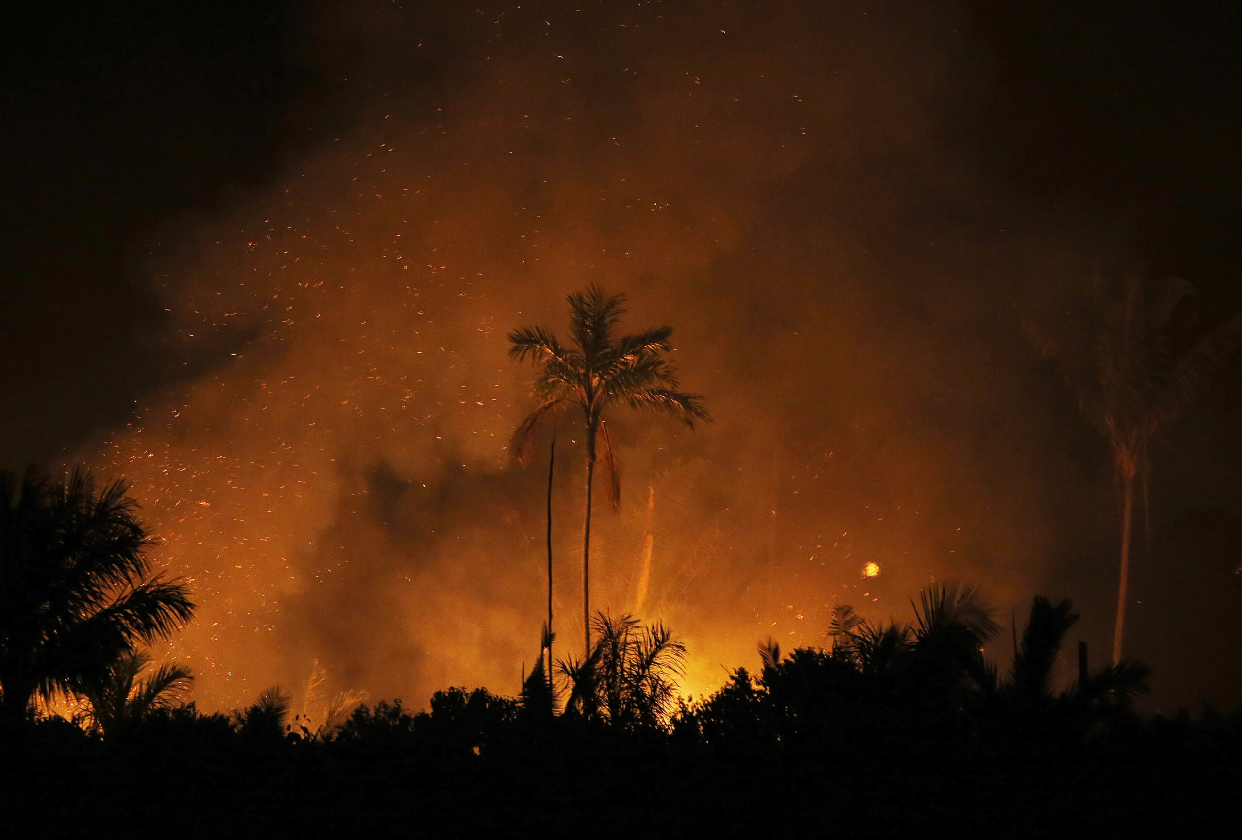 En Lábrea, a 850 kilómetros de Manaos, se encuentra una de las mayores concentraciones de focos de incendios del país. Foto: Edmar Barros / Amazônia Latitude