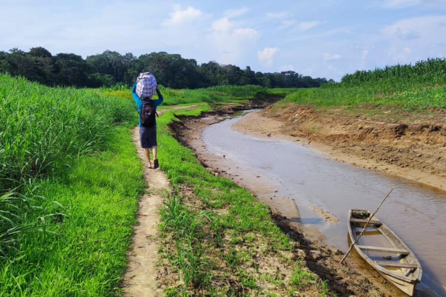 Ribeirinhos ficaram isolados, com dificuldades para se deslocar em barcos. Foto: Antônio Caldas / Amazônia Latitude