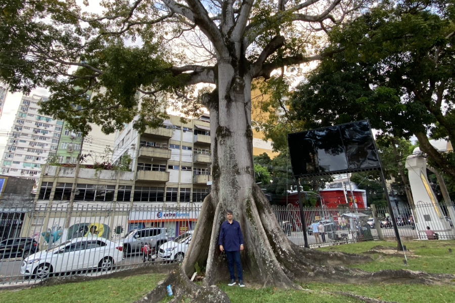 Moisés planta Samaúmas por onde passa. Foto: Elielson Almeida/Amazônia Latitude.