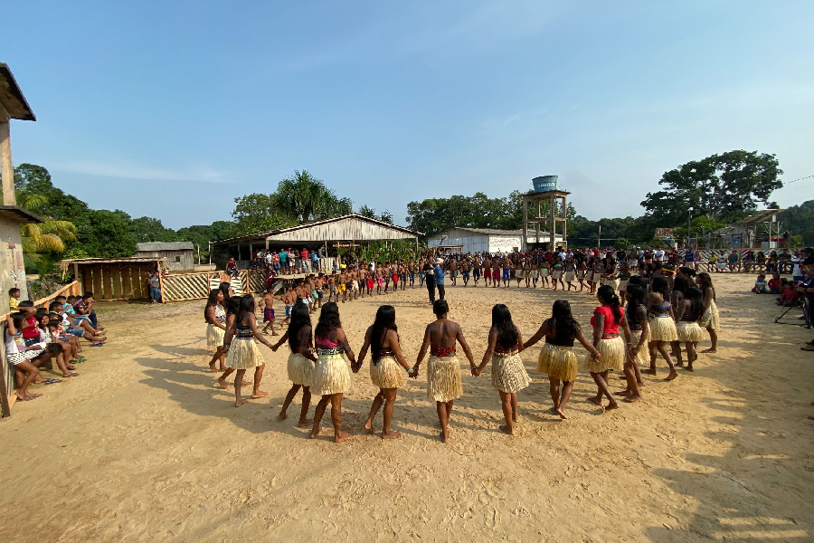 O garimpo do ouro exporta bilhões de reais todo ano para o exterior, mas não traz benefício algum para as populações ribeirinhas nem para os povos indígenas. Fotograma: Amazônia, A Nova Minamata? / Ocean Films.