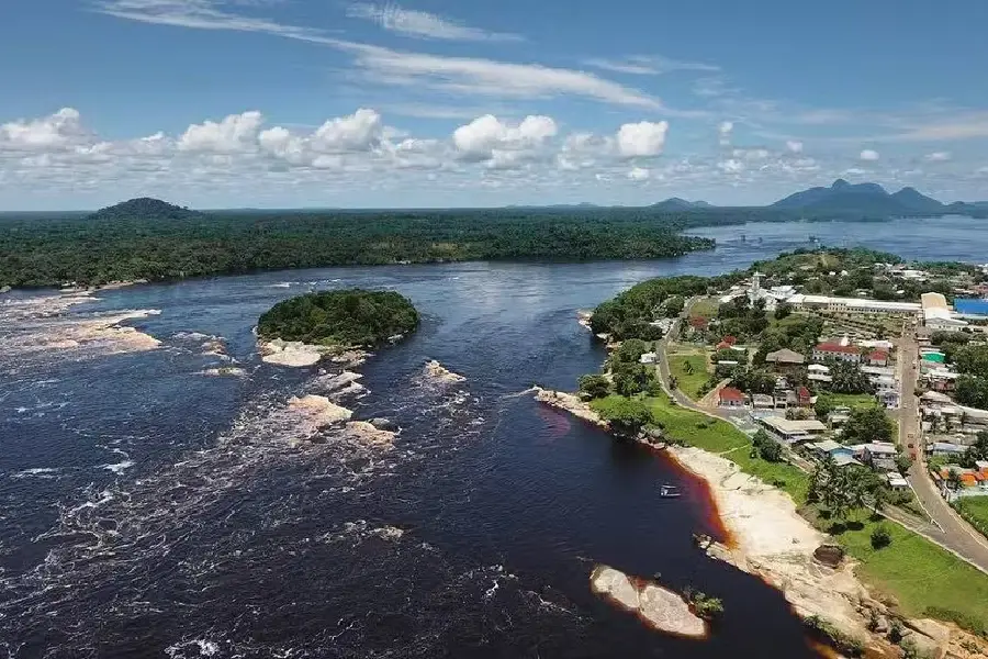 Para Roney, a fictícia cidade de São Joaquim das Cachoeiras faz clara alusão à região de São Gabriel da Cachoeira. Foto: Divulgação/Prefeitura de São Gabriel da Cachoeira.