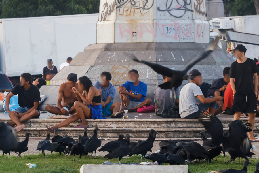 Cinco dias após a Operação Relógio, o retorno. Apesar da diminuição inicial, o local da operação já apresentava sinais de volta à situação anterior. Foto: Oswaldo Forte/Amazônia Latitude.