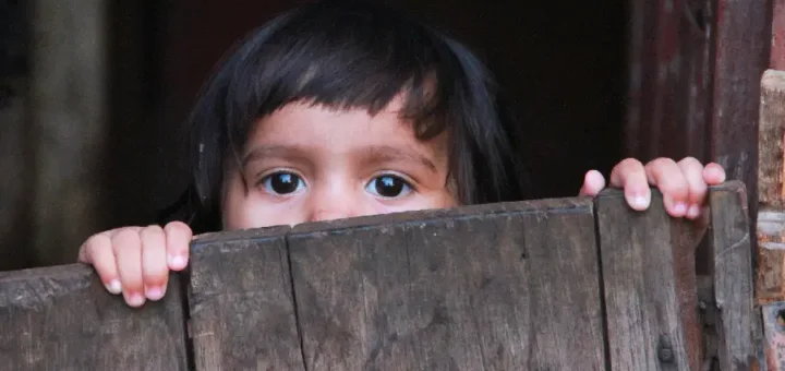 A Amazônia não precisa ser salva; precisa ser escutada. A sabedoria Yanomami é o espelho que desnuda a arrogância da nossa civilização e nos confronta com o fracasso do projeto moderno. Foto: Edmar Barros/Amazônia Latitude.