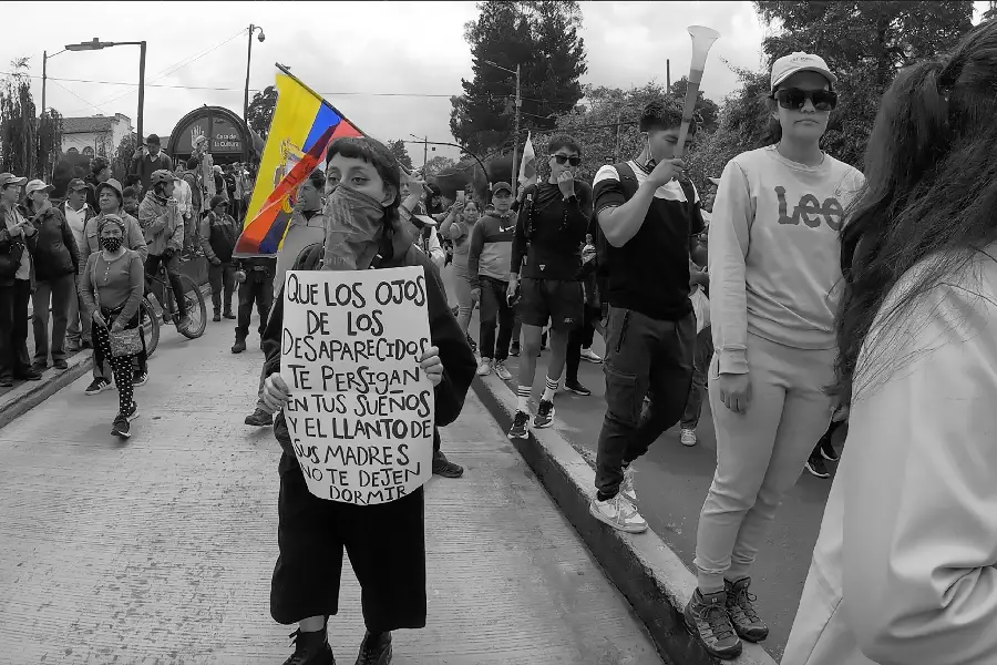 A resistência indígena e os confrontos com a polícia marcaram os meses que antecederam o referendo. A CONAIE foi um dos grupos que liderou o movimento pelo 'Não'. Foto: Pocho Alvares.