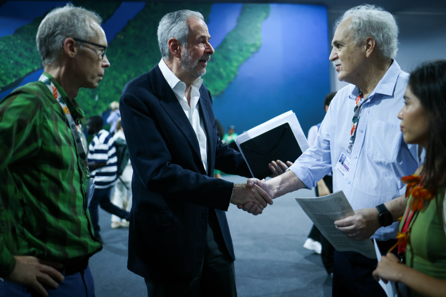 Carlos Nobre foca nos 11 meses de presidência que ainda restam ao embaixador André Corrêa do Lago e à secretária-executiva Ana Toni, período que ele considera decisivo para recuperar o que ficou pelo caminho em Belém. Foto: Ueslei Marcelino/COP30.