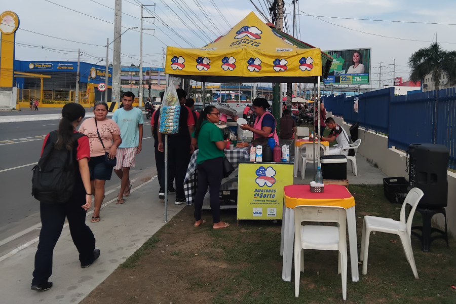 A divisão sexual do trabalho, como detalha Oliveira (2021), expõe um sistema em que as práticas alimentares femininas são vistas como “obrigação natural” e não como produção de conhecimento ou trabalho legítimo. Foto: Josué Vieira.