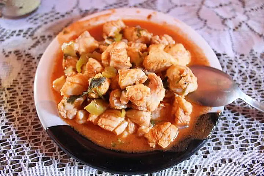 A iguaria finalizada. O baiacu transformado em alimento, cultura e identidade. Foto: Miguel Picanço/Amazônia Latitude.