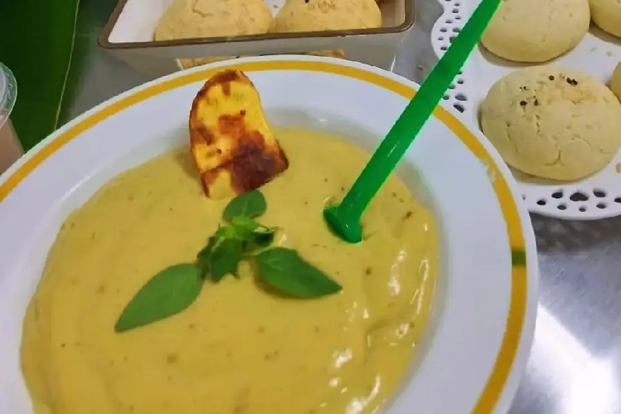 Maionese Funcional de Biomassa de Banana Verde: Como alternativa nutritiva a condimentos ultraprocessados, a preparação destaca-se pelo alto teor de amido resistente, essencial para a saúde intestinal. Foto: Sigrid Ruiz/Amazônia Latitude.