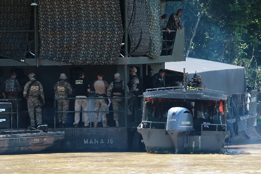 A materialização do cerco: bases móveis e tropas de elite consolidam a presença militarizada em pontos sensíveis da fronteira. Foto: Edmar Barros/Amazônia Latitude.