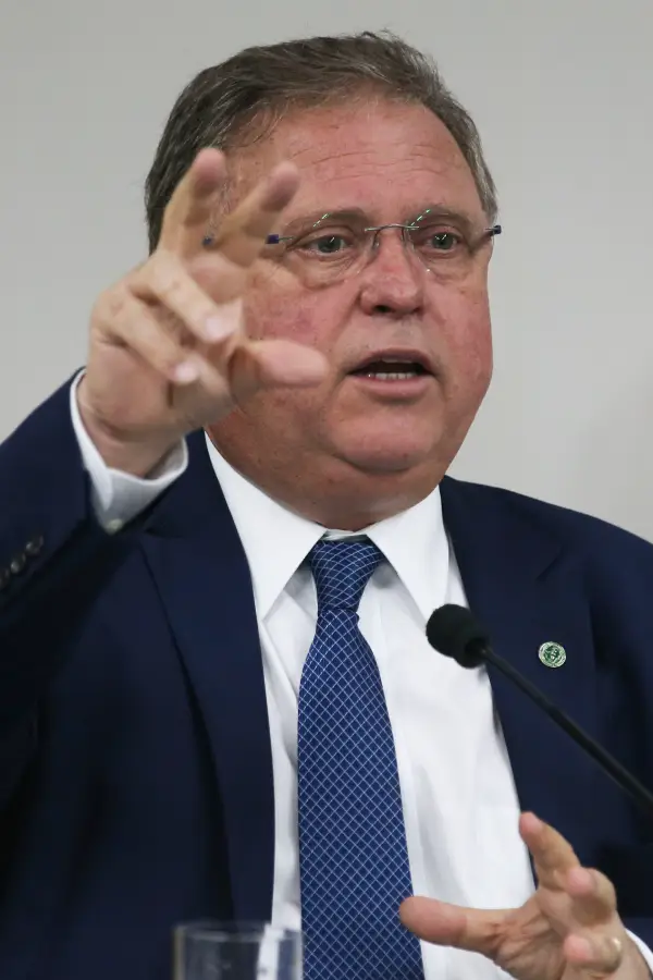 Blairo Maggi, ex-ministro da Agricultura, representa a face política e empresarial de um modelo que agora projeta sua influência e logística para além das fronteiras brasileiras, rumo ao leste boliviano. Foto: Antonio Cruz/Agência Brasil.