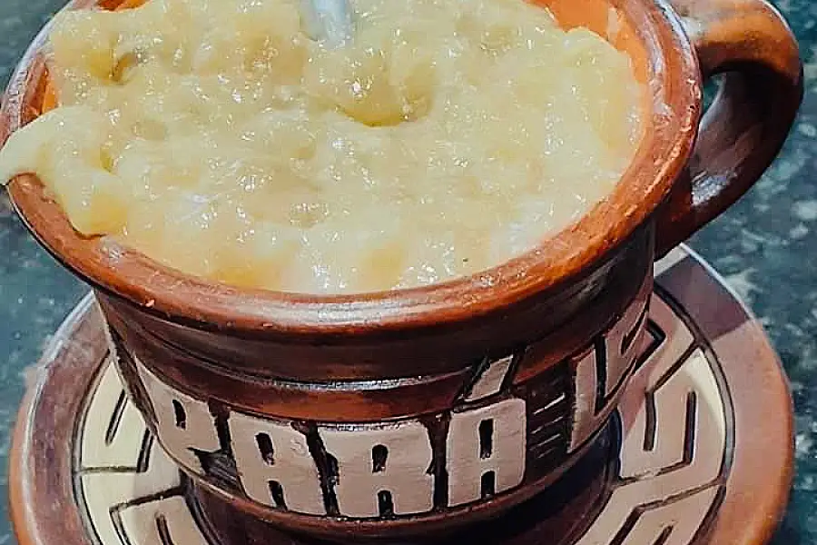 Identidade na cuia: o mingau de farinha como marcador de pertença nas manhãs amazônidas. Foto: Miguel Picanço/Amazônia Latitude.