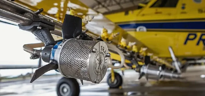 Nuvem invisível: segundo camponeses do Maranhão, O sistema de pulverização aérea ignora as cercas dos assentamentos e contamina a produção da agricultura familiar. Foto: Vinícius Mendonça/Ibama (CC BY 2.0).