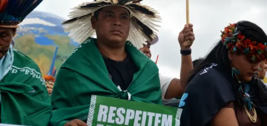 Diante do esgotamento do mundo-mercadoria, o corpo e a presença territorial erguem-se como a última e inegociável fronteira de resistência. Foto: Alice Palmeira/Amazônia Latitude.