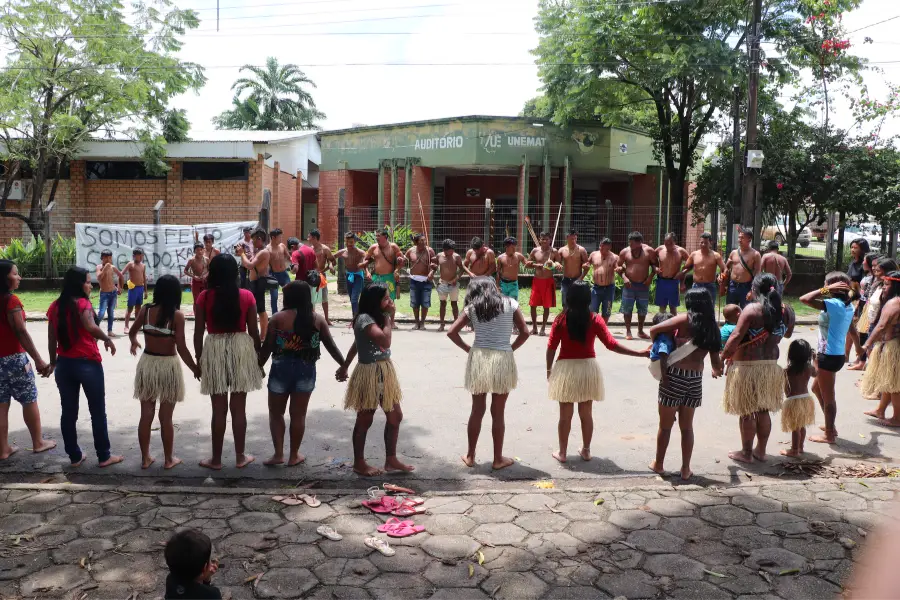 Em 24 de dezembro de 2019, uma comitiva de 70 Munduruku ocupa o Museu de Alta Floresta (MT) para resgatar as Itiğ’a, sequestradas pelas obras das hidrelétricas Teles Pires e São Manoel. Foto: Reprodução / Movimento Ipereğ Ayũ.
