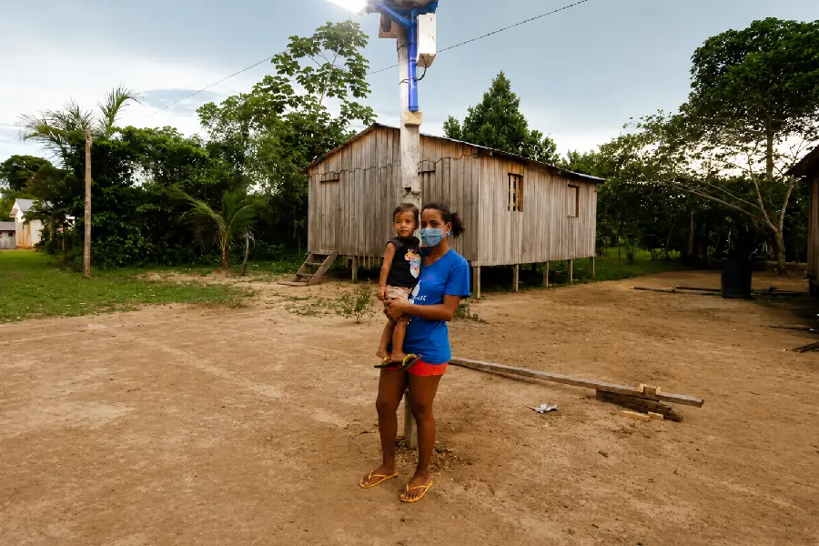 O fornecimento instável e as interrupções frequentes na margem esquerda do Rio Negro levaram a Promotoria do Consumidor do MPAM a instaurar uma investigação em 2024, após denúncias da associação da RDS Puranga Conquista. Foto: Divulgação/MPAM.