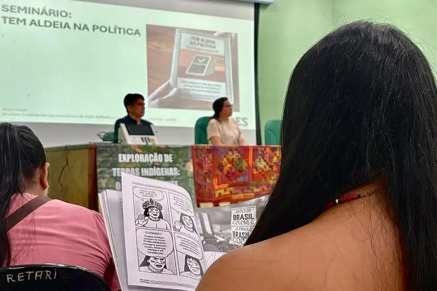 Seminário "Tem Aldeia na Política" debate estratégias de formação e participação eleitoral dos povos indígenas. Foto: Lara Marubo/Amazônia Latitude.